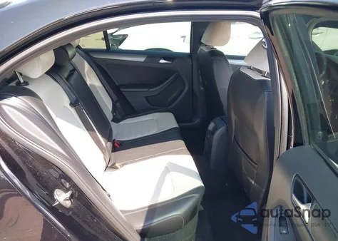 2016 Volkswagen Jetta 1.8T Sport z USA, uszkodzony, nr VIN 3VWD17AJ0GM414253